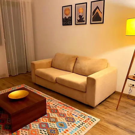 Apartment Bellagio - Cozy With Free Parking & Gym