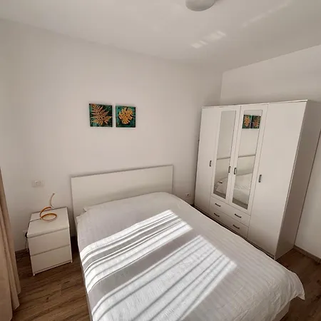 דירה Bellagio - Cozy With Free Parking & Gym