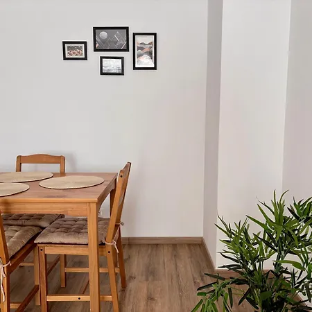 Bellagio - Cozy With Free Parking & Gym Apartment