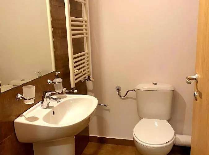 Bellagio - Cozy With Free Parking & Gym *