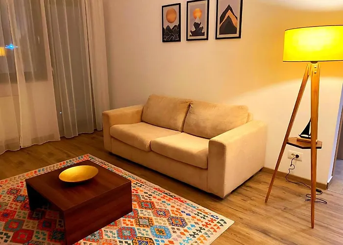 Apartmán Bellagio - Cozy With Free Parking & Gym